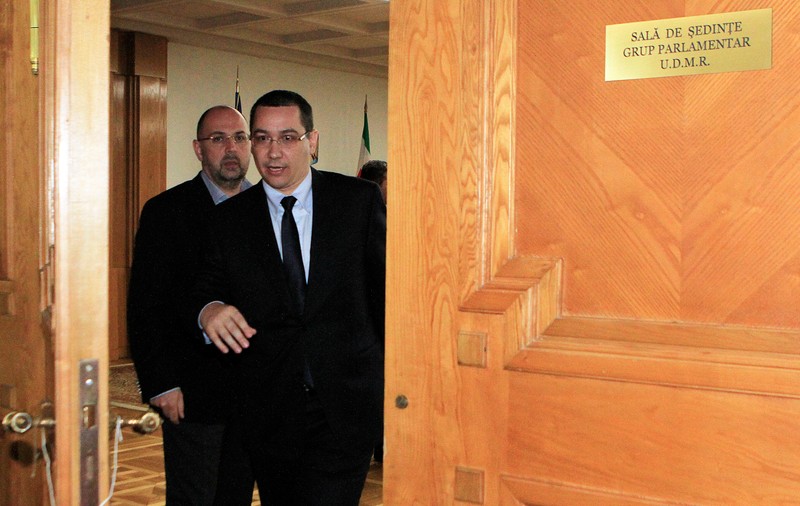 CONFORTUL SE PLĂTEŞTE! Iată PREŢUL pe care ÎL CERE UDMR pentru a acorda sprijin PSD