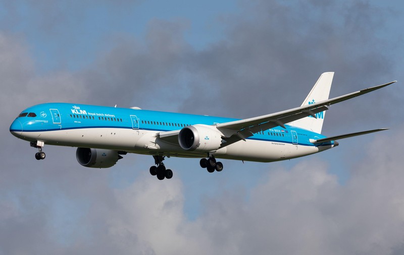 Cursă de 6 ore spre nicăieri: un avion Boeing 767 care efectua un zbor transatlantic cu 200 de pasageri s-a întors din drum după ce 8 din 9 toalete s-au stricat