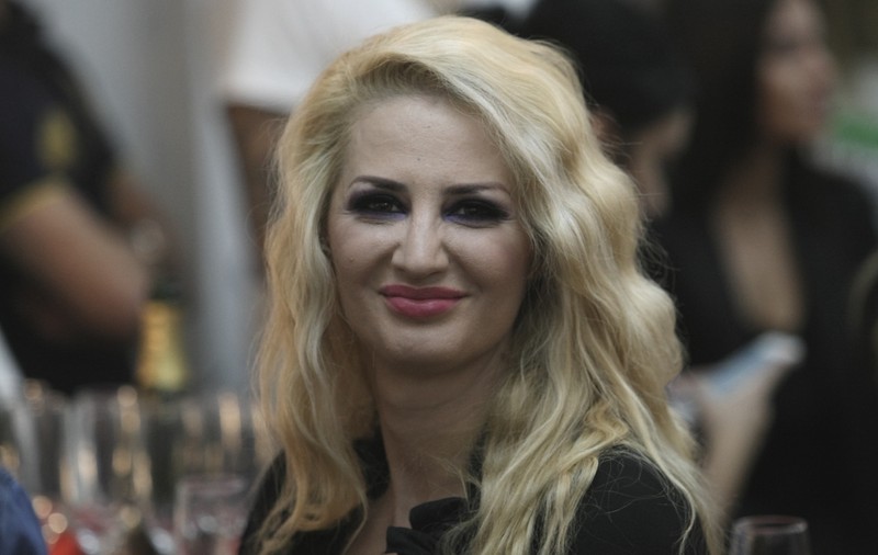 EXCLUSIV/ Nu mai are piese pe radio de ani buni, dar... Julia Jianu trăiește din nunți