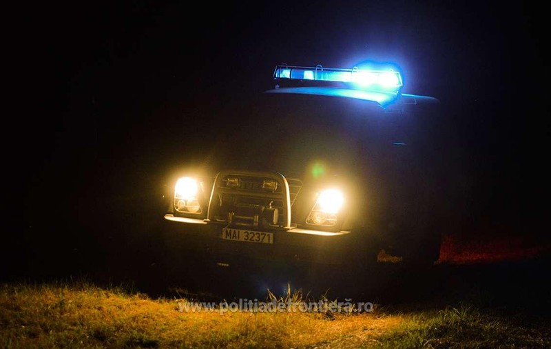 Un migrant marocan care a rămas izolat pe o insulă de pe râul Mureș, salvat de polițiștii de frontieră