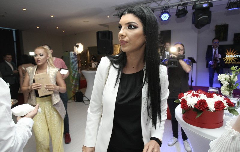 VIDEO EXCLUSIV/ N-a slăbit, dar nu-i pasă. Andreea Tonciu recunoaște că nici urmele sarcinii nu au convins-o să facă sport