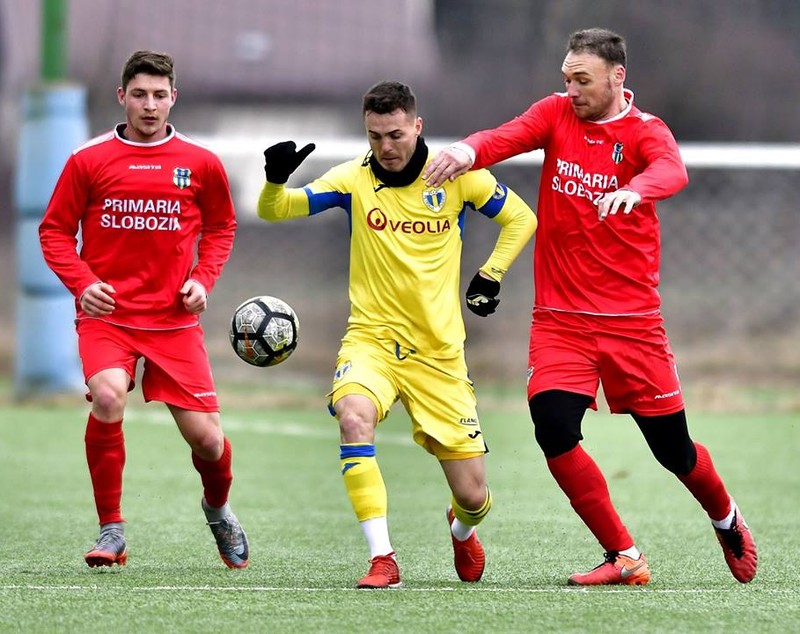 Radu Petrescu a revenit în arbitraj după operația pe creier! Ce meci a fluierat azi bucureșteanul și câte penalty-uri a acordat