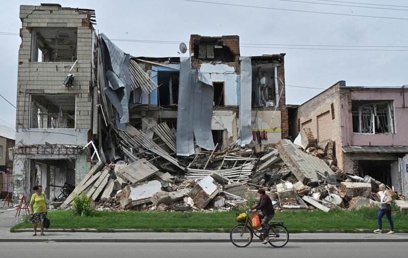 Război în Ucraina, ziua 186 | Bombardamente în Luhansk și Herson