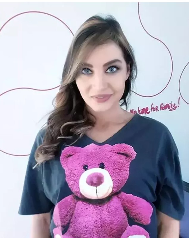Cum arată Monica Dascălu la un an de când a renunțat la pupitrul știrilor Pro TV. A devenit mamă pentru a doua oară la 45 de ani și pare că a întinerit