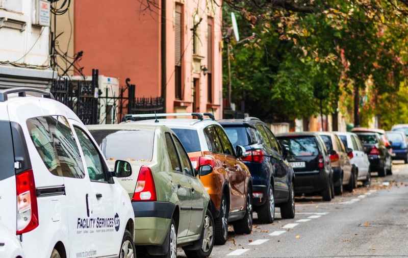Noi reguli pentru taxa de parcare în sectorul 4 din București. Cine nu trebuie să plătească și ce pași să urmeze