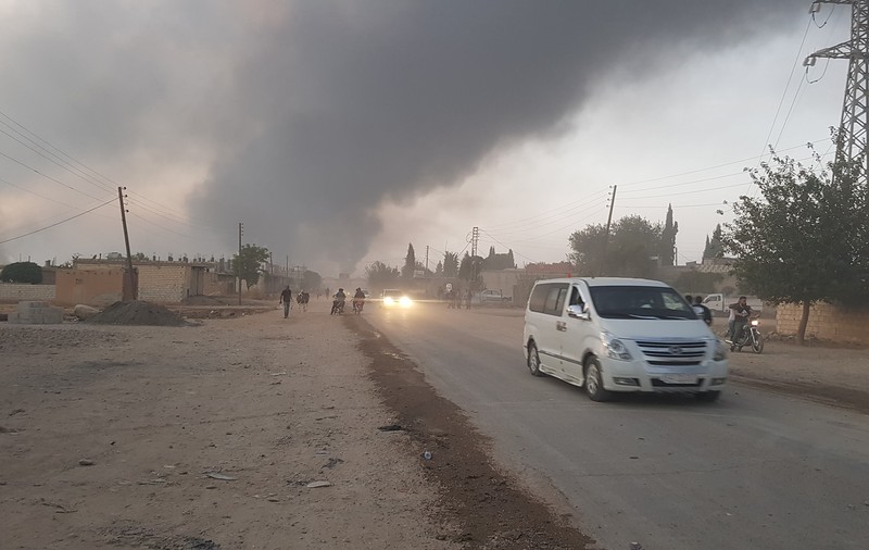 A treia zi a ofensivei Turciei în Siria. Ankara anunță primele victime. Mii de oameni, forțați să se refugieze din cauza conflictului