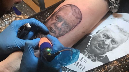 Tatuaje gratuie cu chipul lui Vladimir Jirinovski. Tatuaj cu chipul lui Vladimir Jirinovski