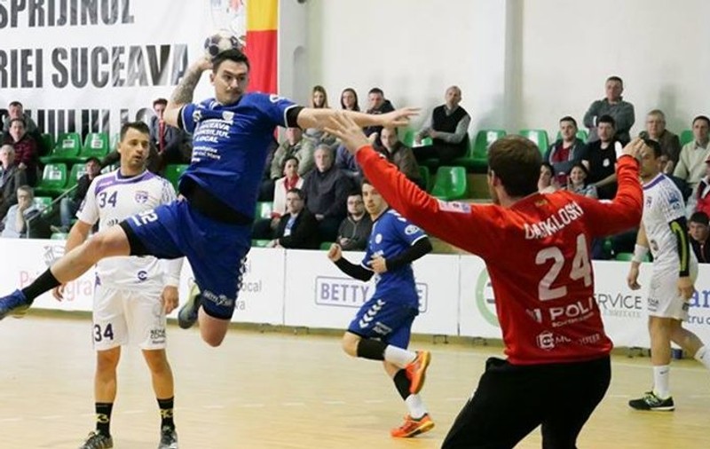 Trofeul Carpați 2018 la handbal masculin. Competiția începe pe 5 ianuarie, lotul e de luni în cantonament