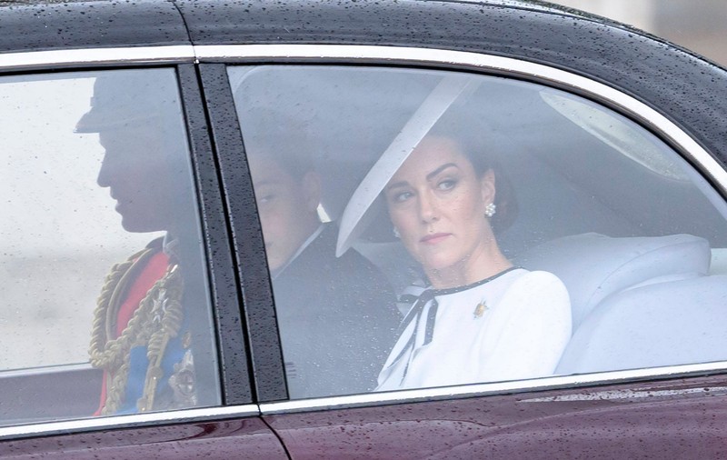 Kate, prima apariție publică de când a anunțat că suferă de cancer. Prințesa de Wales, alături de familie la o paradă