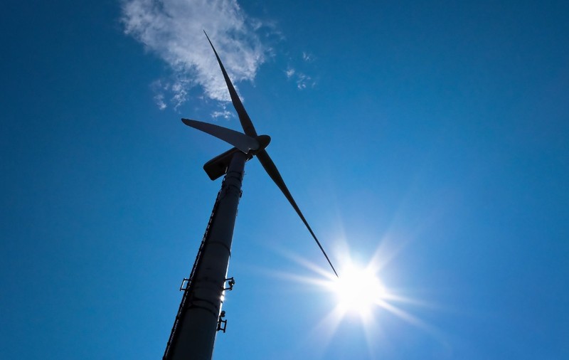 E.ON cumpără Innogy, divizia de energie regenerabilă a RWE. Ambele sunt prezente în România