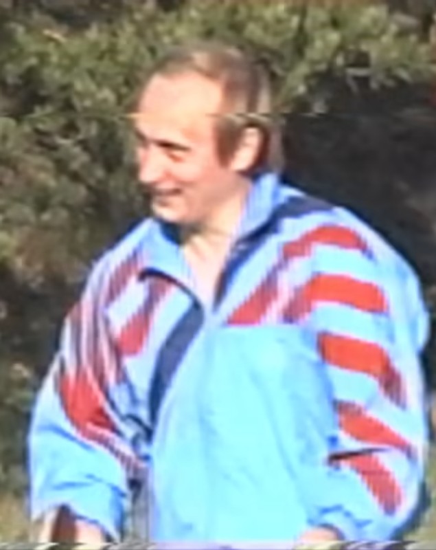 Filmări de la începutul anilor '90, cu Vladimir Putin în trening, jucând tenis de masă şi pescuind, în timpul unei călătorii în Finlanda: „Dictatorul în varianta pre-Botox”