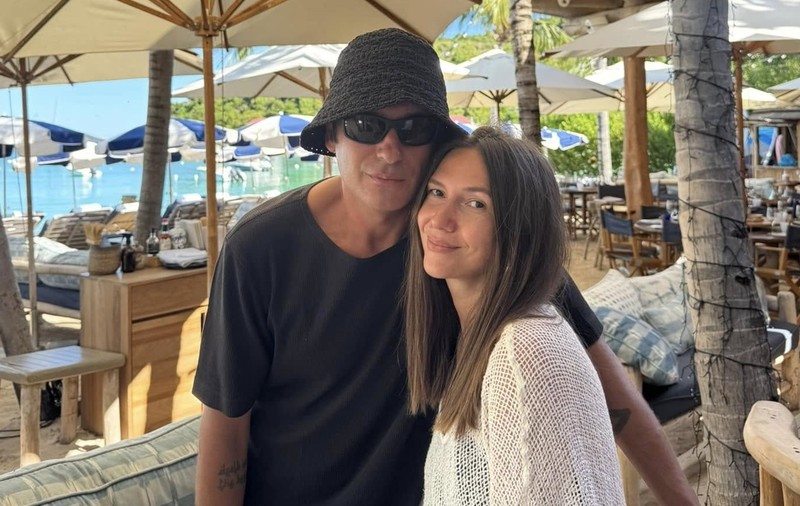 Cum au apărut Adela Popescu și Radu Vâlcan la malul mării. Actrița a făcut furori în costum de baie. „A fost neașteptat de frumos”