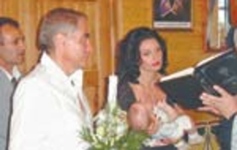 Petre si Silvia au botezat un baietel