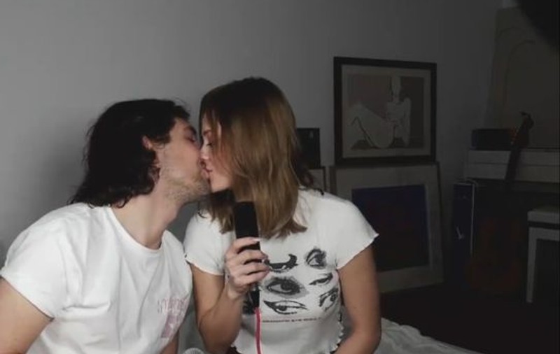 Răspunsul șocant pe care Oana Matache l-a dat, după ce a fost întrebată ce crede sora ei despre noul iubit. „Nu știm cine e Delia, nu există!”