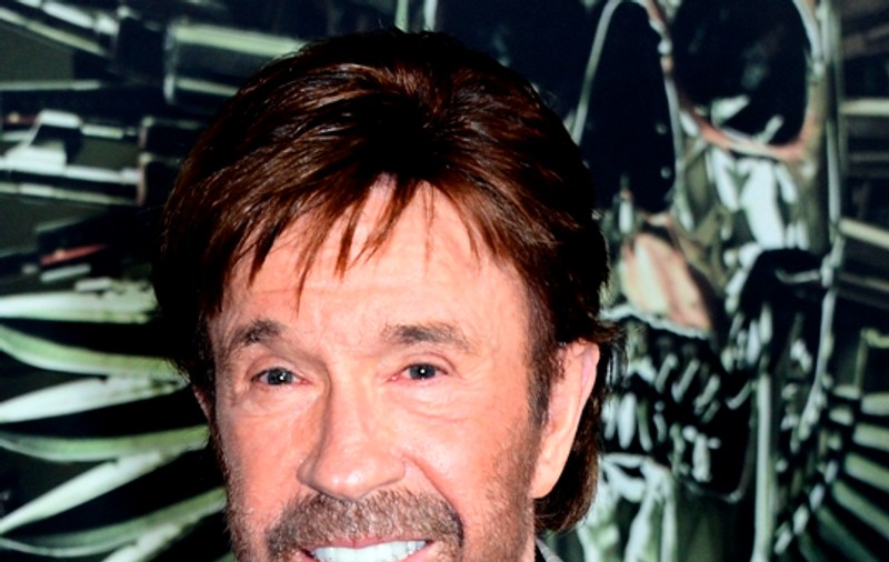 Chuck Norris împlinește astăzi o vârstă respectabilă! Vezi cât face actorul care a interpretat peste 30 de roluri