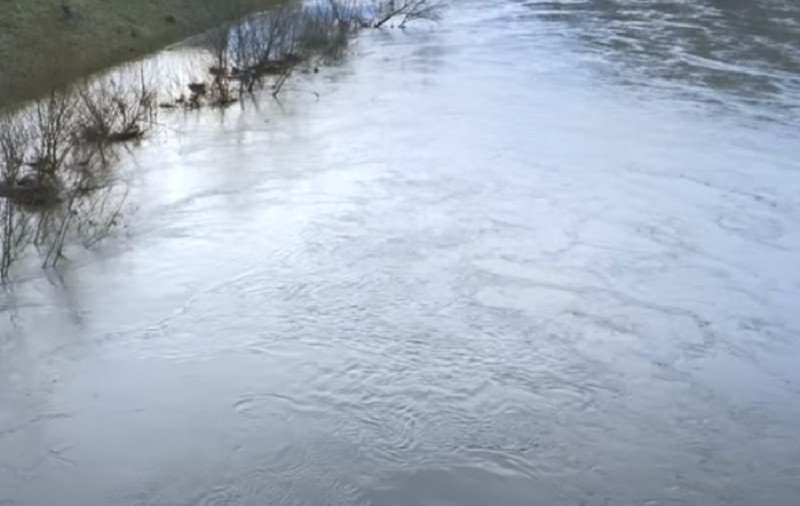 Avertizare meteo: Cod roșu de inundații și depășiri ale cotelor de pericol pe trei râuri din județul Hunedoara