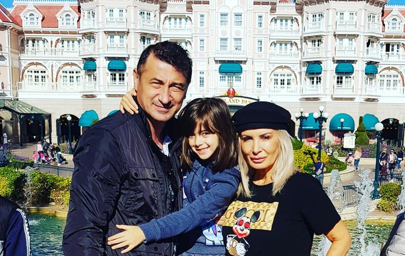 Daniela Györfi și-a dus fetița la Disneyland. “Am colindat Parisul, am fost și cu metroul. Am mers și la Luvru