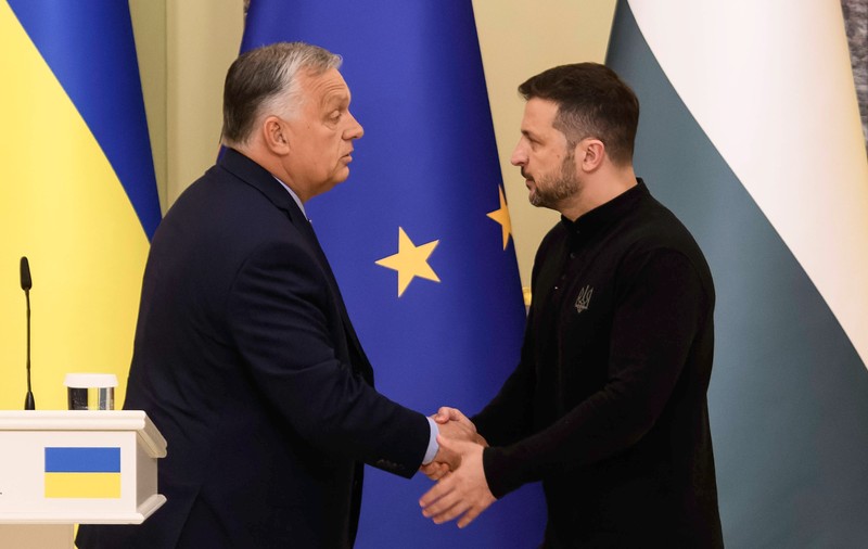 Cum ar putea să fie salvat Viktor Orbán chiar de o gafă a lui Volodimir Zelenski: Premierul Ungariei, depășit de Peter Magyar în sondaje