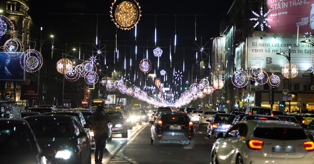 Luminițele de Crăciun din București au fost aprinse