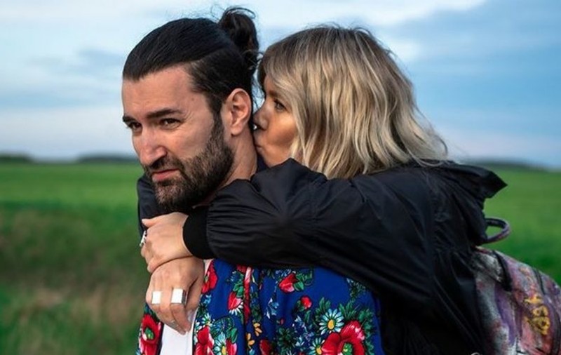 Gina Pistol și Smiley pregătesc botezul fetiței. Cine o va creștina pe Josephine.  „Nu o să aibă două perechi de nași”