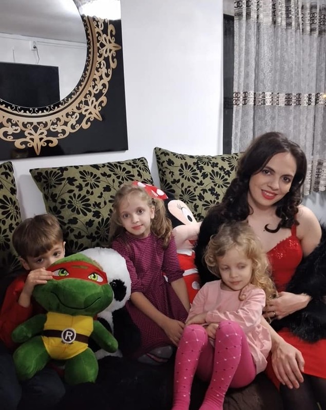 Cum se descurcă Raluca de la ex-Angels cu 5 copii. Nu are bonă: „Sunt cheltuieli foarte mari zilnice, banii se duc”