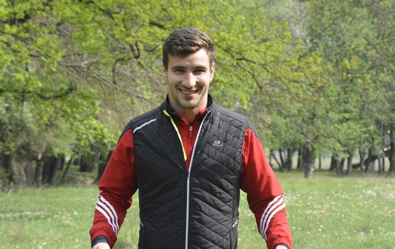 Un campion mondial de kempo a alergat 113 km pentru copiii cu autism