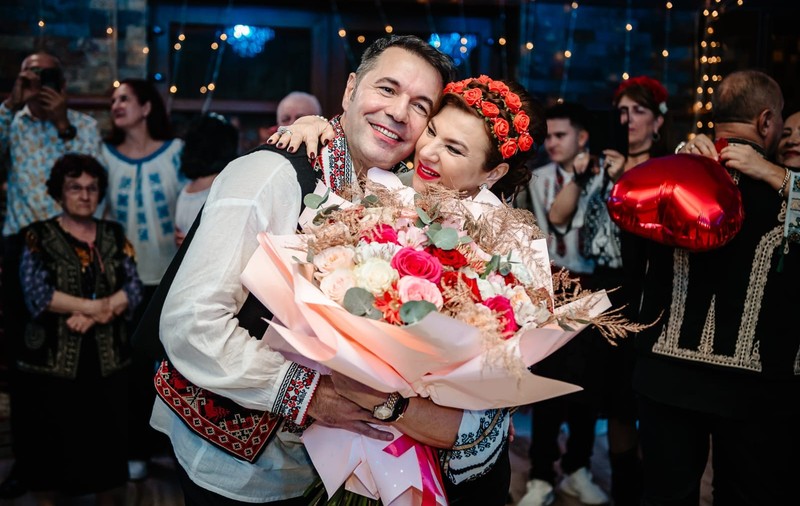 Mihaela Borcea a fost cerută în căsătorie. Imagini cu momentul special: „Un bărbat deosebit, care m-a învățat să iubesc din nou”