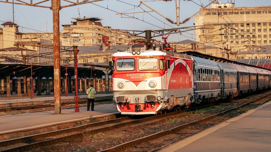 Studenţii din România pot beneficia de reduceri substanţiale la transportul feroviar în anul universitar 2026-2027.