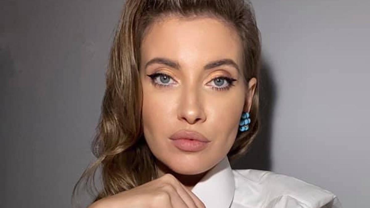 Iulia Albu - Poliția modei