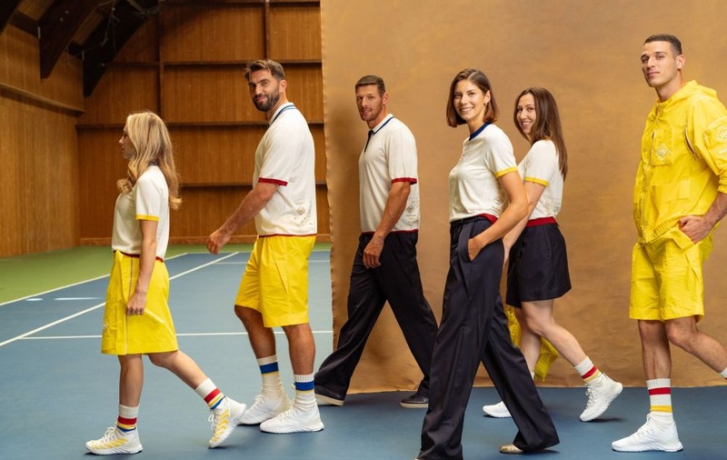 Cum arată uniformele oficiale de defilare ale delegației României pentru JO Paris 2024. Cine este designerul român care le-a creat. FOTO