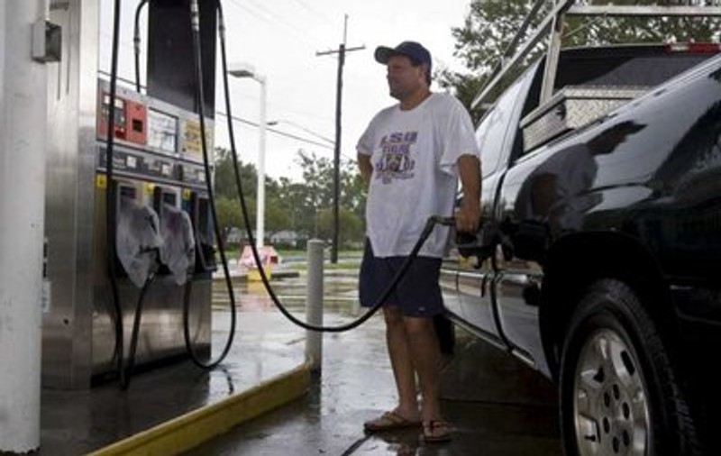 Preţul barilului de petrol a scăzut sub 88 de dolari!