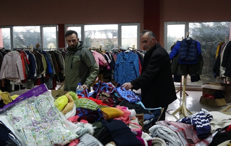 O familie din Turcia care a vrut să ajute victimele cutremurului a trimis accidental un pantof cu bani de aur, păstrați pentru nunta fiului cel mare