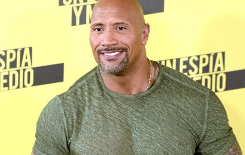 FOTO | Dwayne Johnson a devenit tată pentru a treia oară. Prima fotografie cu The Rock și fetița sa