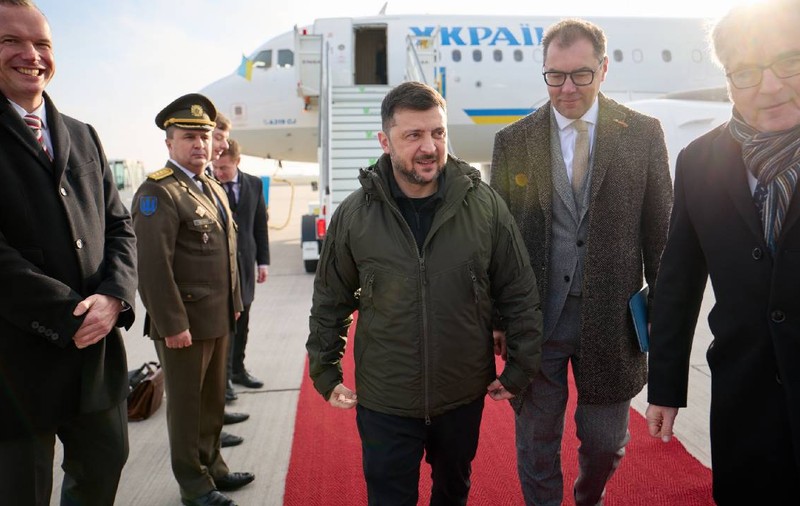 Volodimir Zelenski renunță la NATO pentru pace. Președintele Ucrainei, Steve Witkoff și Jared Kushner au ajuns la Berlin