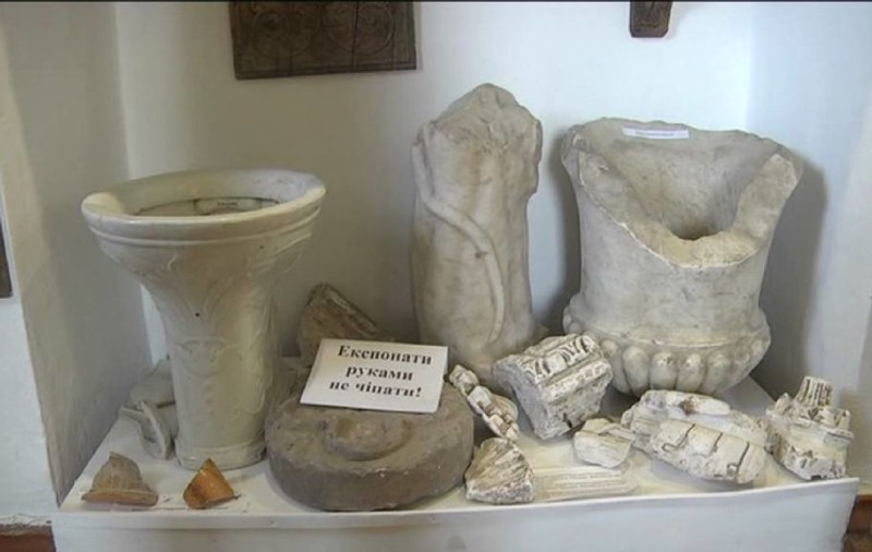 Soldații ruși, acuzați că au furat un WC de epocă de la muzeul de istorie din Zaporojie. „O hoardă de sălbatici”