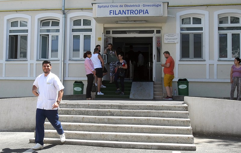 Gabriela Firea l-a schimbat pe managerul contestat al Maternității Filantropia cu un stomatolog, pe un salariu brut de 18.000 lei, fără a socoti sporurile!