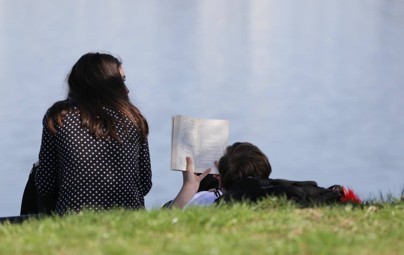 Prognoza meteo pentru 4 noiembrie 2019. Vremea se încălzește, dar sunt aşteptate și ploi. Maximele vor depăși 20 de grade Celsius