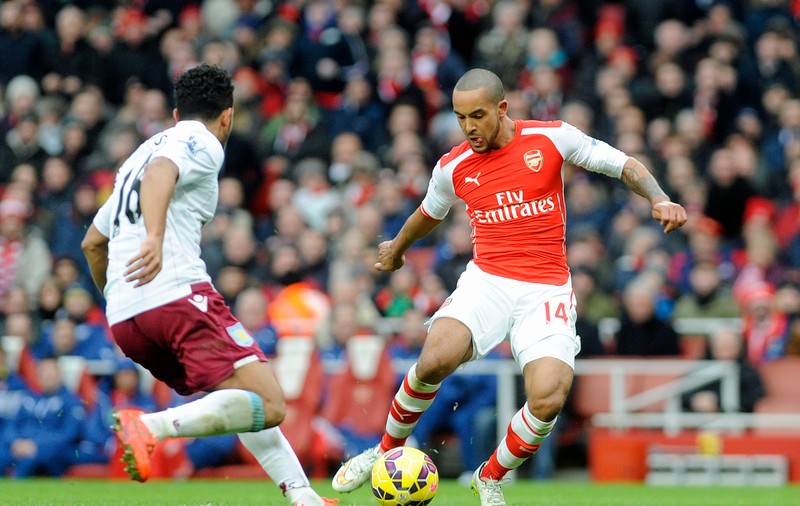Arsenal a UMILIT Aston Villa. Walcott a marcat după 396 de zile! / VIDEO