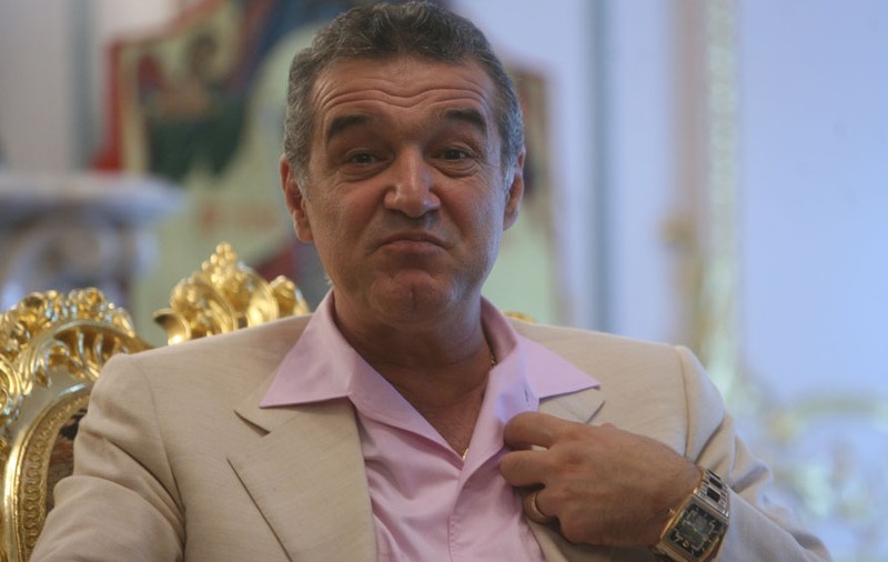 Lupul promite că-şi schimbă năravul: Becali vrea din nou pace cu suporterii şi le cere scuze