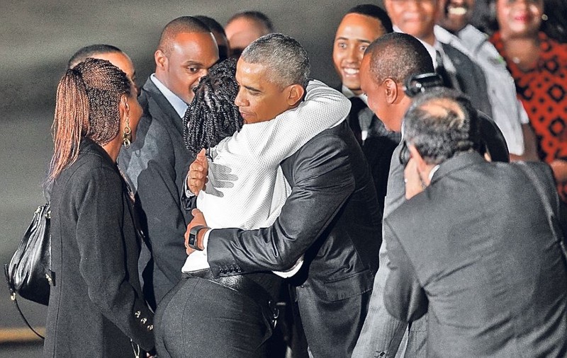 Obama şi-a întâlnit sora vitregă în Kenya