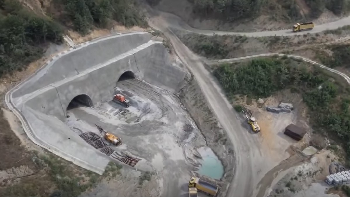 Tuneluri la secțiunea 2 Boița - Cornetu din Autostrada A1 Sibiu-Pitești