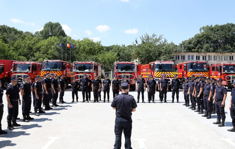 Alţi 40 de pompieri români, mutaţi din zona Attica în Rodos pentru a ajuta la stingerea incendiilor