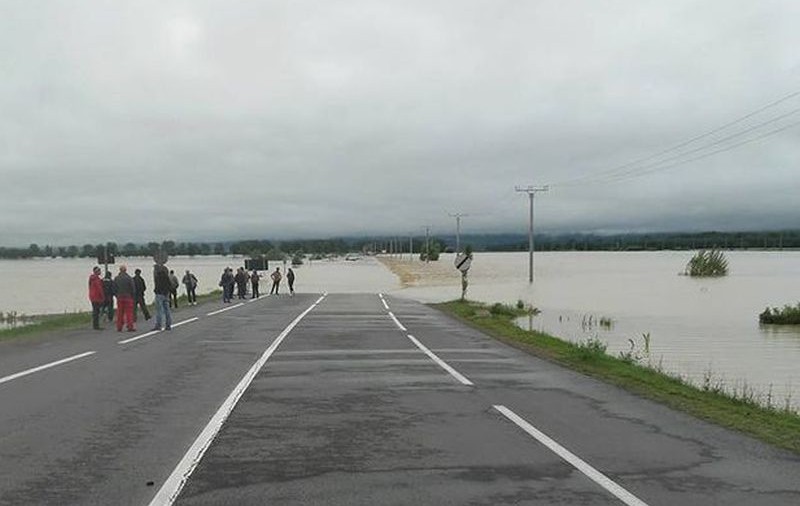 S-a redeschis drumul E85, grav afectat de inundații vineri