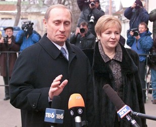 Vladimir Putin și fosta sa soție, Liudmila. Cei doi au fost căsătoriți din 1983 până în 2014. Foto: EPA