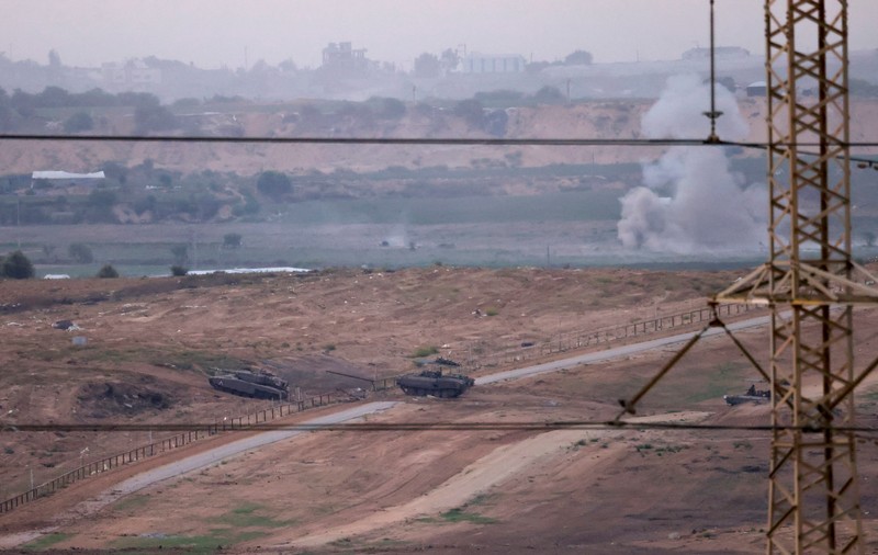 Trupele israeliene au avansat 3 kilometri în nordul Fâșiei Gaza și au ridicat un steag pe acoperişul unui hotel, arată imagini analizate de CNN | VIDEO
