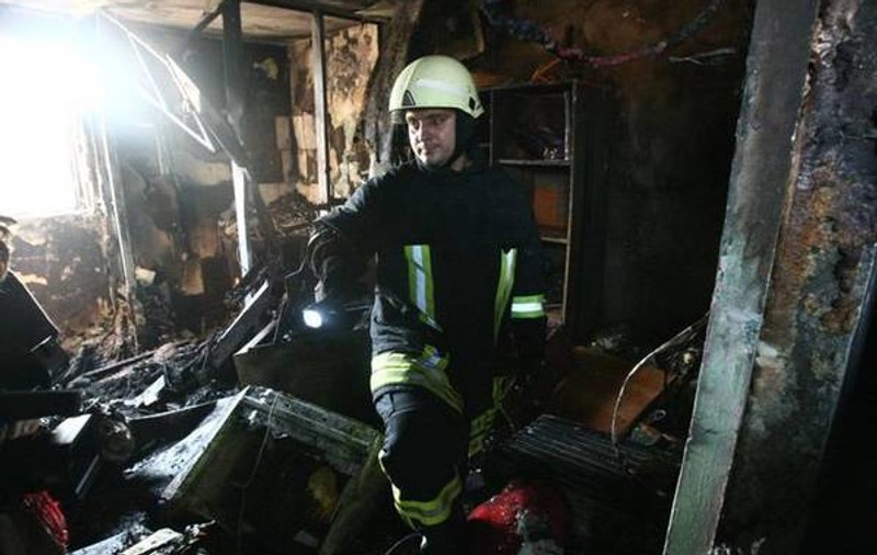 Explozie într-un apartament din Târgu Mureş soldată cu doi răniți