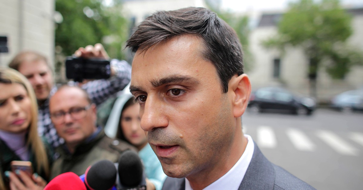 Chestorul Cătălin Ioniţă şi-a luat soţia în vizita oficială din SUA. Înainte de a pleca, fostul de pe acum şef al Poliţiei Române a aflat că urmează se dea cu subsemnatul la DNA.
