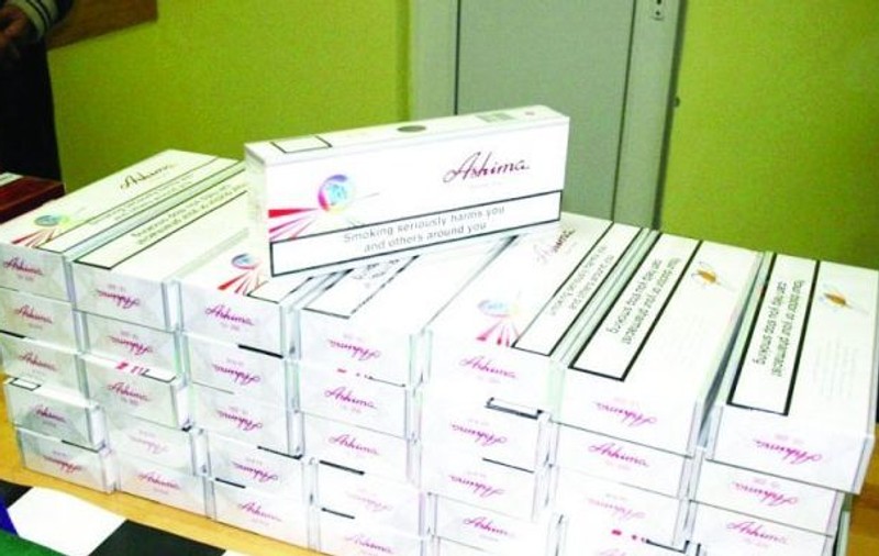 Depozit clandestin cu țigări de contrabandă, găsit într-o fabrică din Iași. Erau acolo 90.000 de pachete