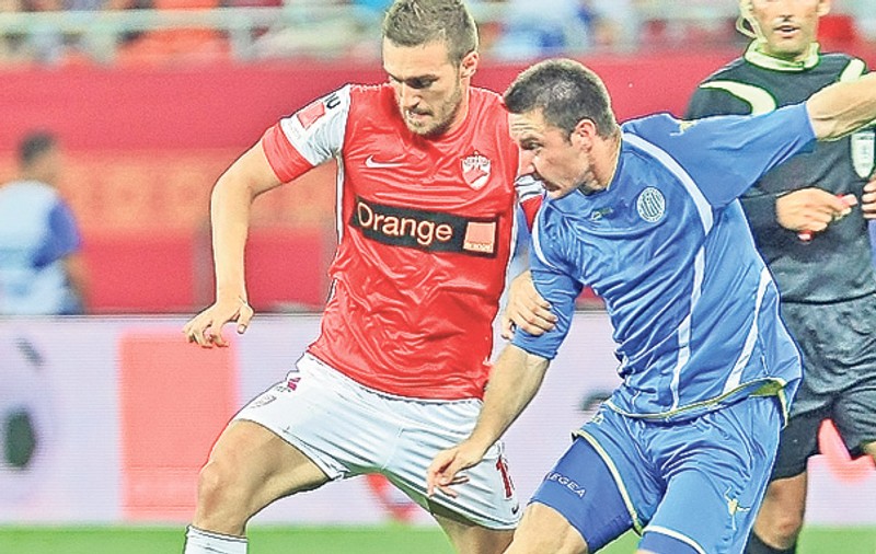 Ţine cu dinţii de Alexe! Gheorghe Mulţescu, antrenorul lui Dinamo, se opune plecării atacantului de 23 de ani