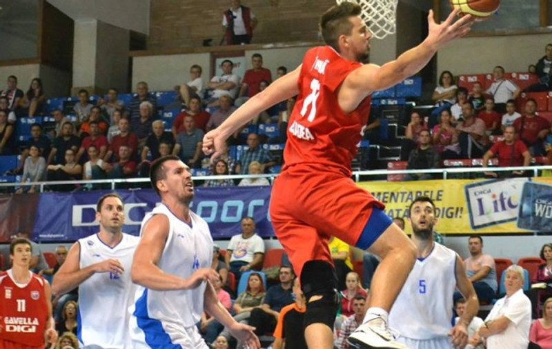 Orădeanul Bogdan Țibârnă speră să prindă lotul pentru Eurobasket 2017. ”Vreau iar titlul, dar și Cupa” | INTERVIU
